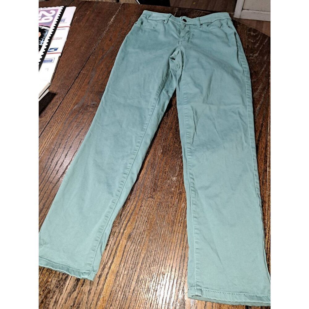 Size 6 Croft & Barrow Aqua Blue Pants with Pockets and Belt Loops